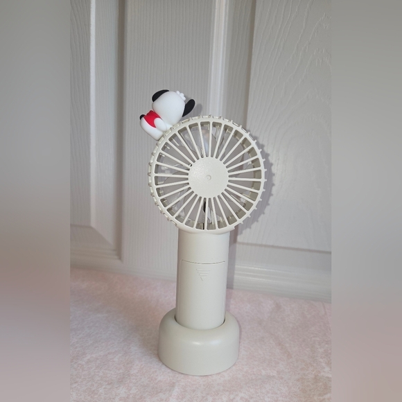 Sanrio Pochacco Handheld Fan – Portable USB/ Battery Powered (New, No Box) - Picture 3 of 4